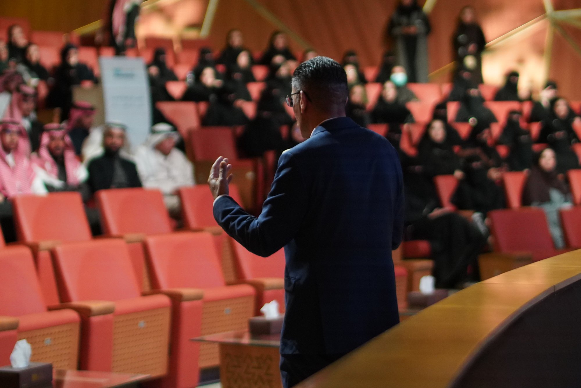 الحوارات الصحفية من واقع الممارسة المهنية